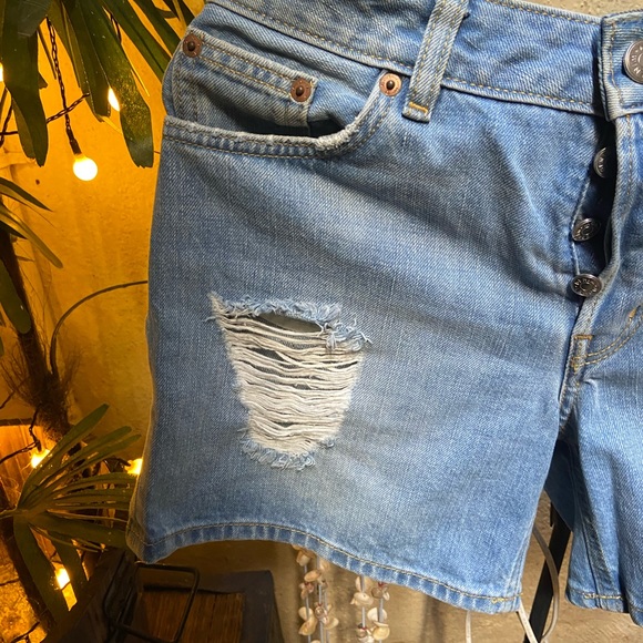 🛍️ Monki High Waist Denim  Shorts. Waist - 30 - Picture 4 of 11